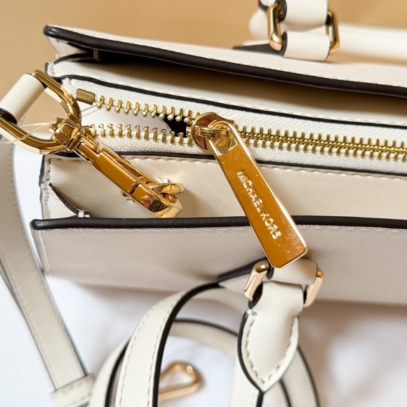 Michael Kors Sheila Medium Center Zip Satchel Shoulder Crossbody Bag Light Cream - Picture 8 of 11
